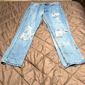 Baggy distressed jeans